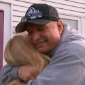 Garth Surprises a Mom for Mother’s Day [VIDEO]