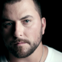 Tyler Farr Releases Powerful “Withdrawals” Music Video