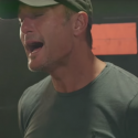 Tim McGraw Sings Chicago Backstage in Chicago [VIDEO]