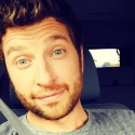 Brett Eldredge Loses His Mind at Number One