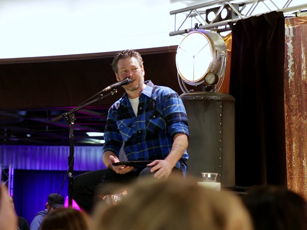 Blake Shelton Provides A Candid Backstage Experience For Bsers B104 Wbwn Fm 