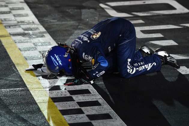 Martin Truex Jr. Wins NASCAR's Southern 500 [VIDEO, PHOTOS ...