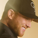 Cole Swindell Makes a Memory with Young Fan [VIDEO]