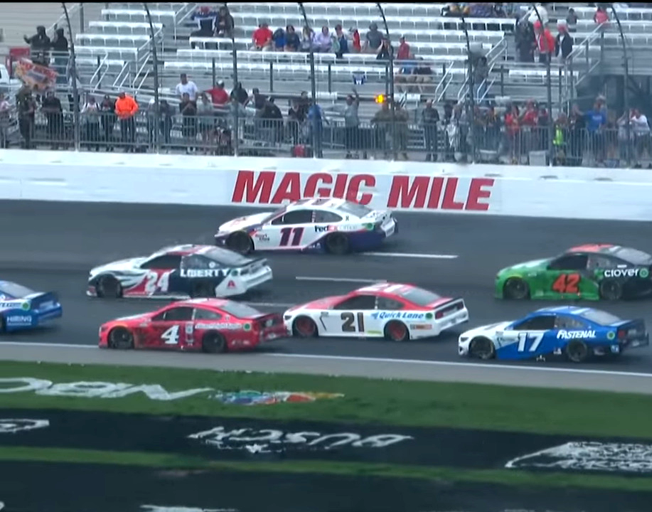 Cars racing in the Foxwoods Resort Casino 301 at New Hampshire Motor Speedway 7-18-21