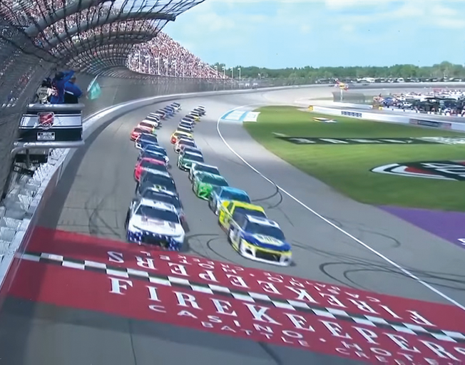 Start of 2021 NASCAR Cup Series Firekeepers Casino 400 08-22-21